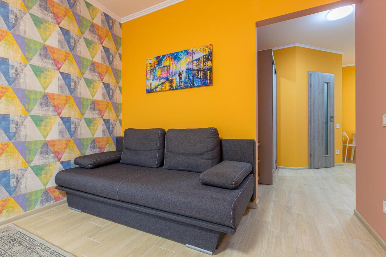 Bonapart Lviv Luaran gambar