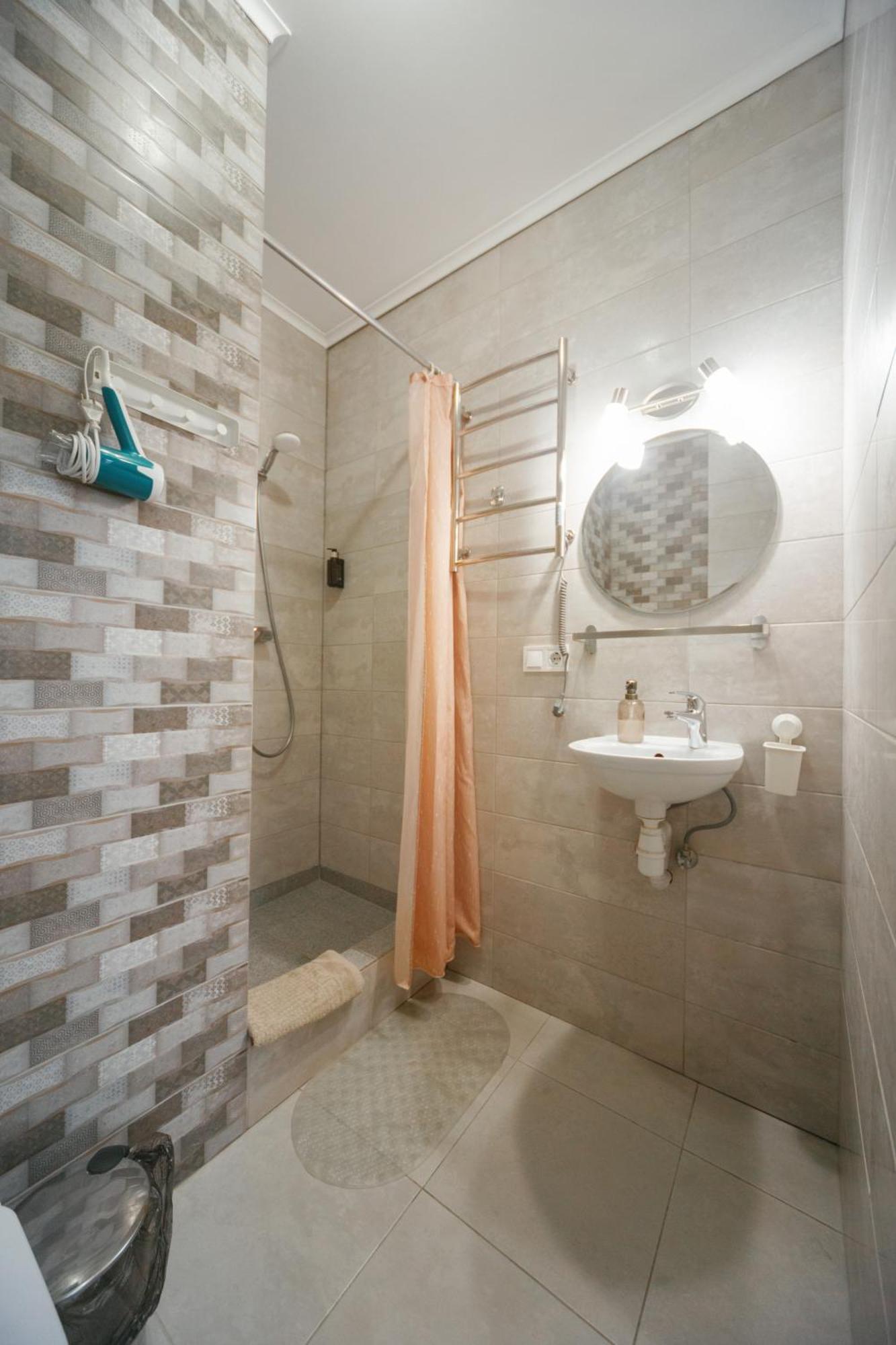 Bonapart Lviv Luaran gambar