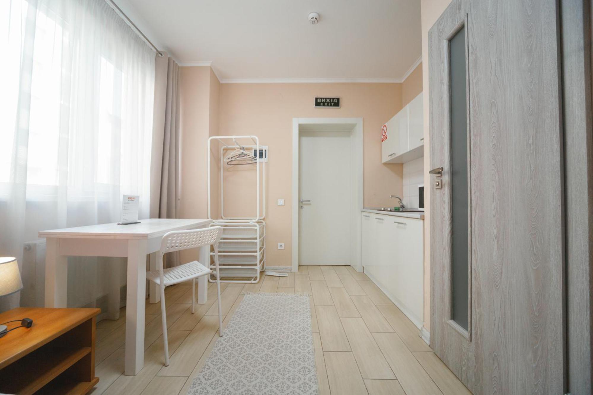 Bonapart Lviv Luaran gambar