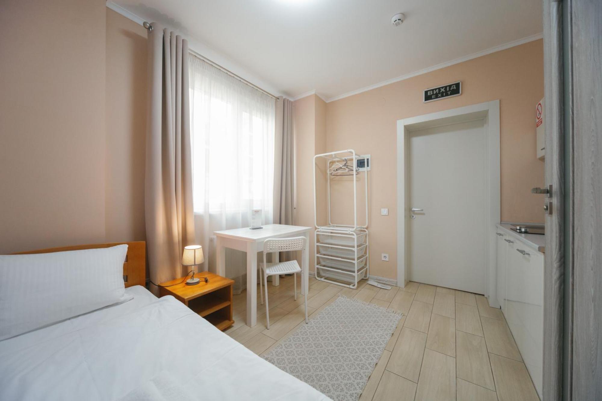 Bonapart Lviv Luaran gambar